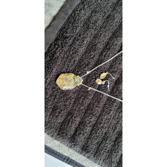 Avon necklace with stone - Picture 2 of 5